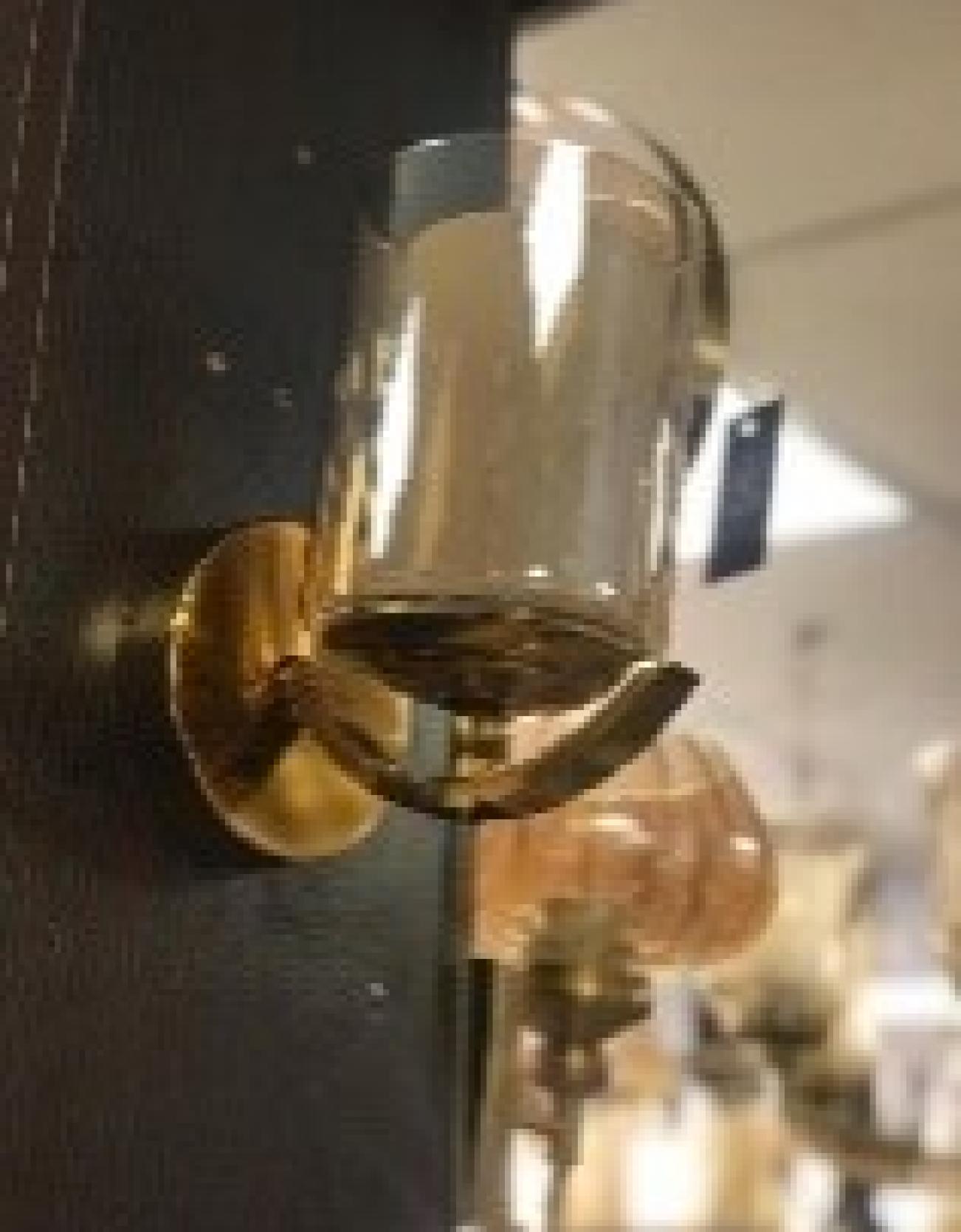 دیواری نیم هلال