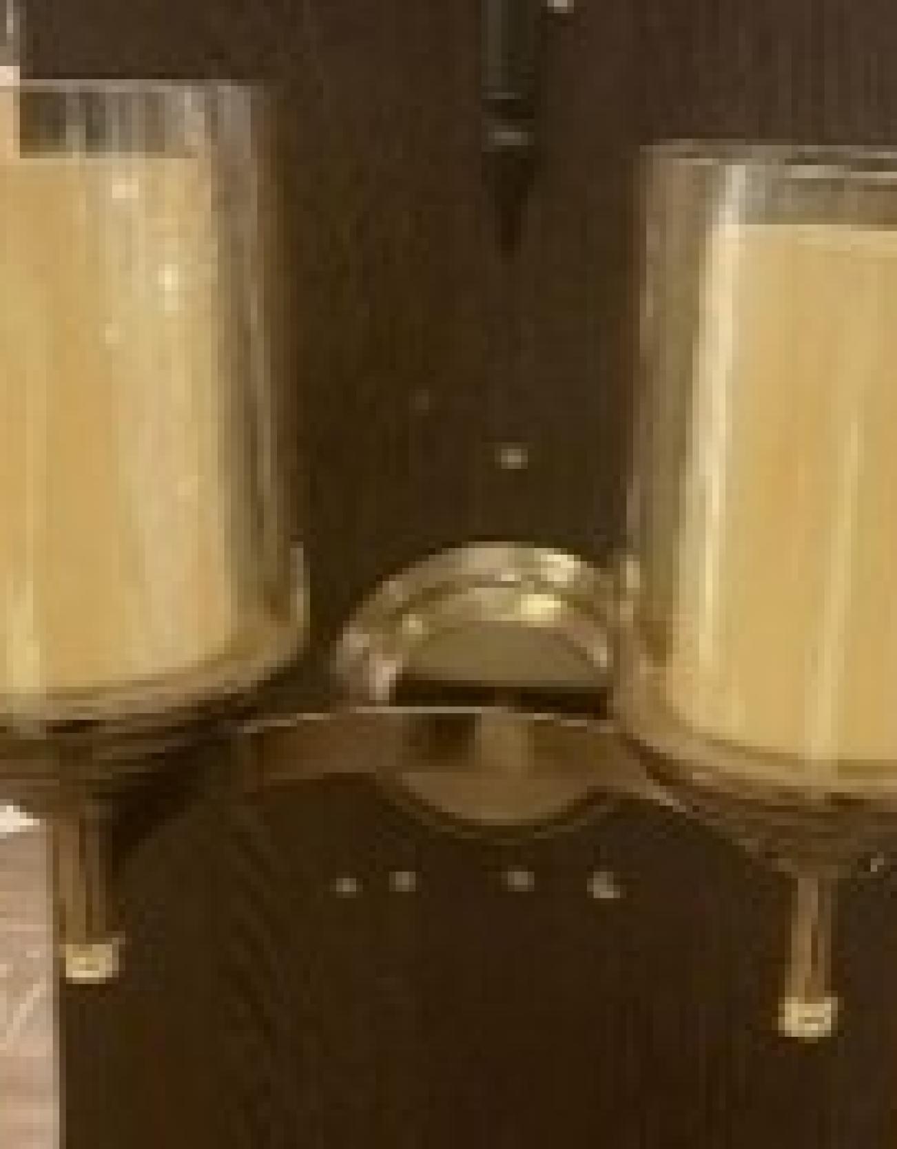 دیواری نیم دایره